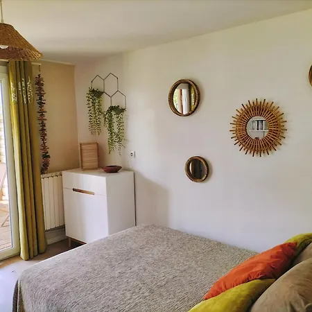 Apartment Meuble Avec Jardin Au Bord Du Bourget Brison-Saint-Innocent